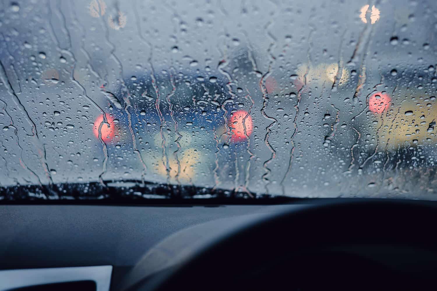 ฝนตกหนักทั่วไทย กรมอุตุฯ เตือน 45 จังหวัดเสี่ยงน้ำท่วมฉับพลัน